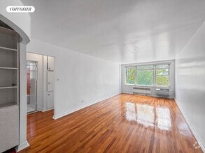Building Photo - 2600 E 21st St