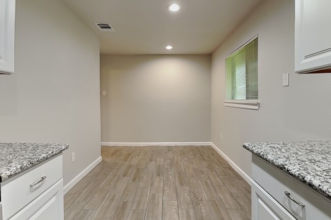 Building Photo - 4523 Bayou Vista Dr