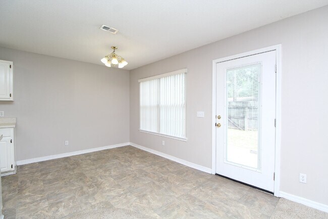 Foto del edificio - Beautiful 2-Story Home in Milton with Gara...