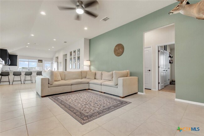 Foto del edificio - 460 Delta Crst