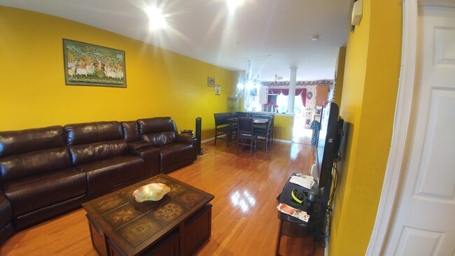 Building Photo - 509 Blossom Cir