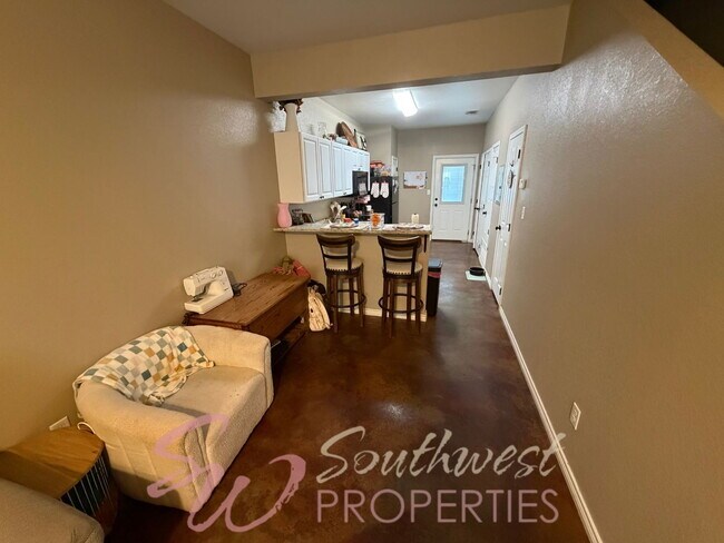 Foto del edificio - Stylish 2 Bedroom Townhouse | Walk to Campus