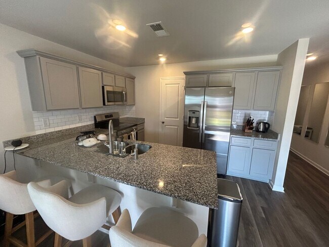 Building Photo - 3 bed 2 bath in a new construction neighborhood! 1100 Sqft- Pets allowed!
