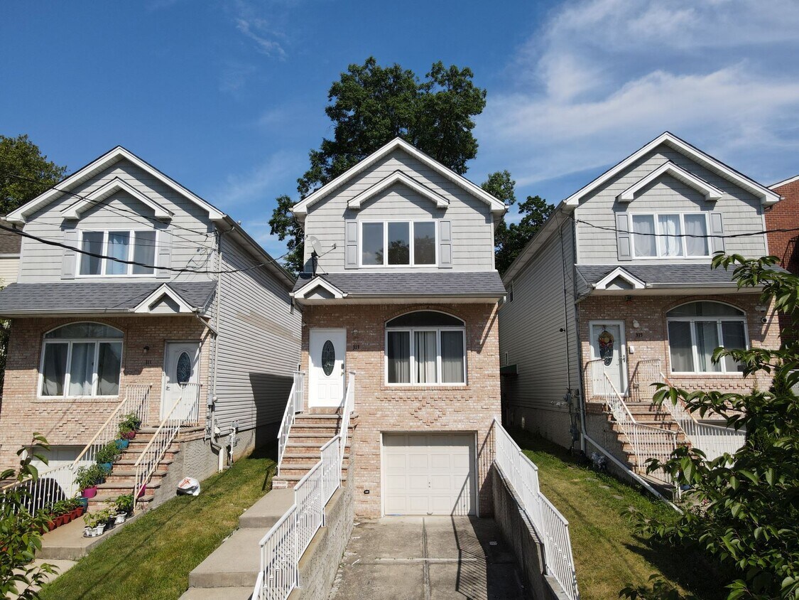 313 Jewett Ave, Staten Island, NY 10302 House Rental in Staten Island