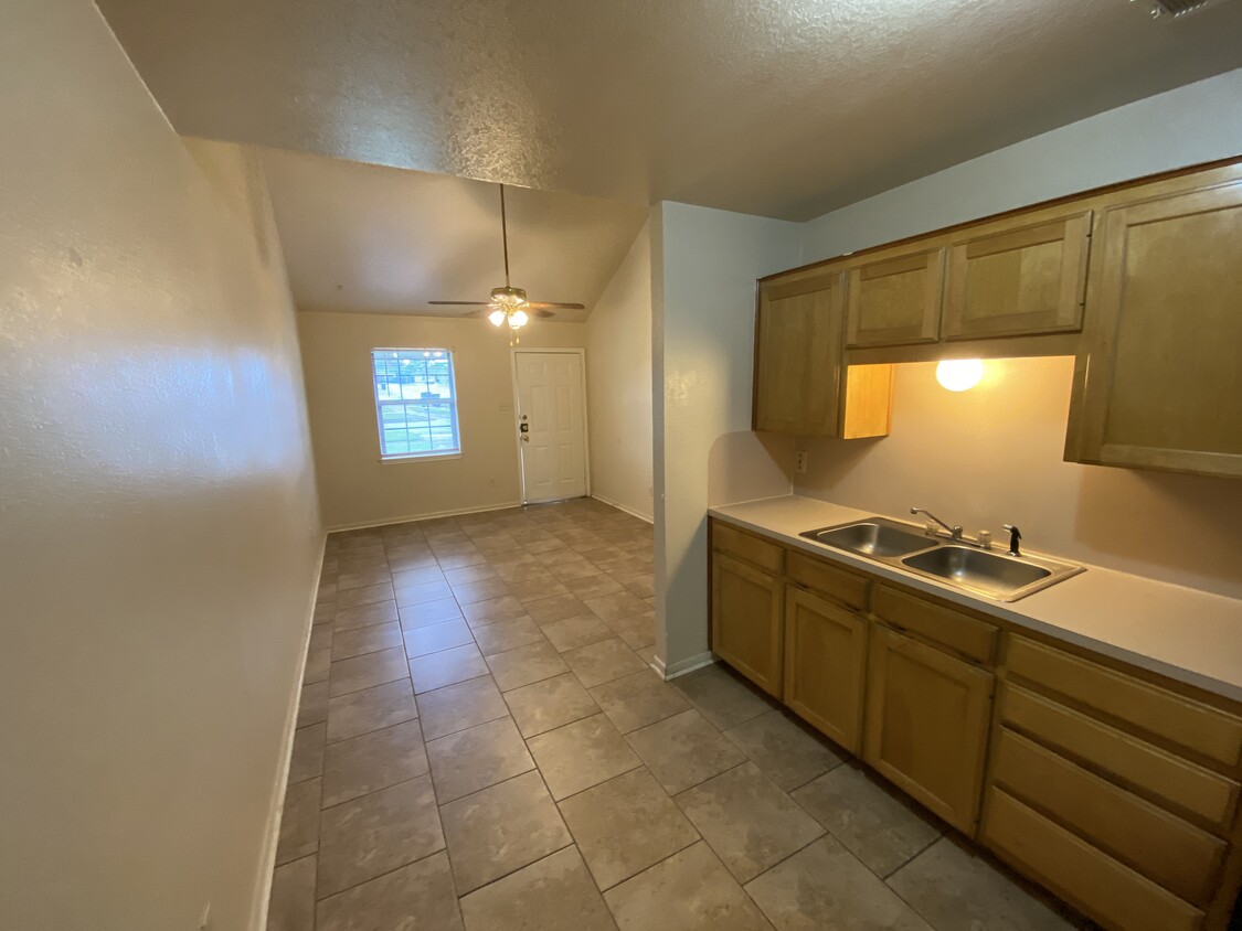 Foto principal - 1504 Benttree Dr