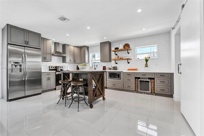 Foto del edificio - 4421 NE 16th Ave