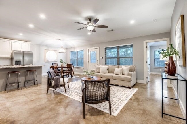 Foto del edificio - 2205 N Hickory St