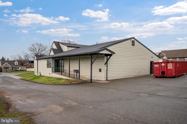 Foto del edificio - 7917 Wise Ave