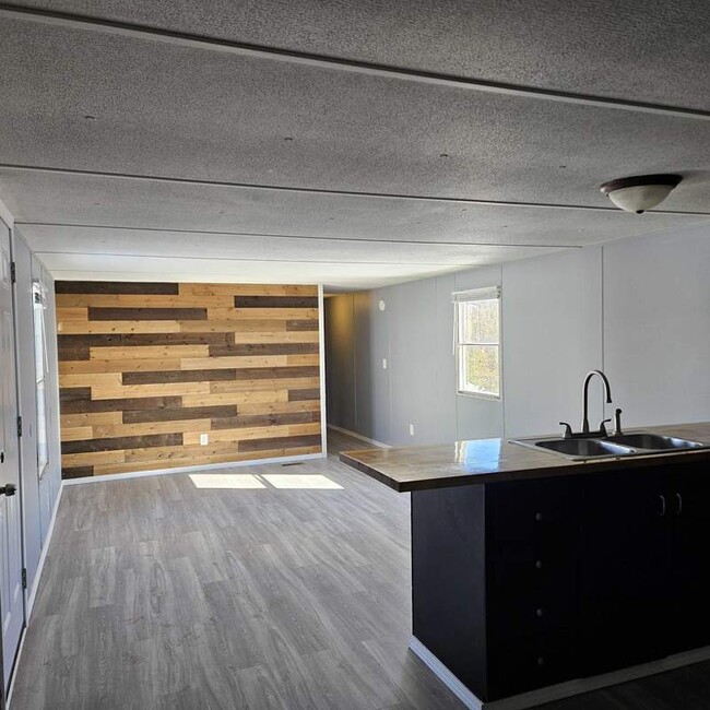 Building Photo - 5722 Blissfield Ct