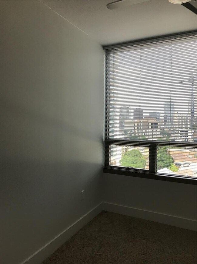 Foto del edificio - 300 Bowie St