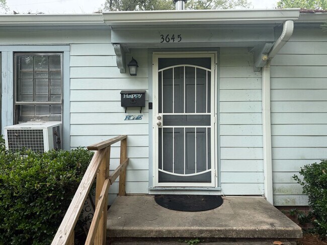 Building Photo - 3645 Lee Dr