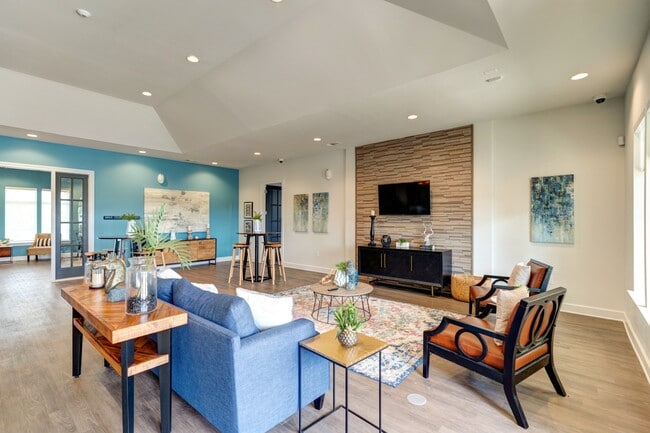 Building Photo - Culebra Creek Apartments