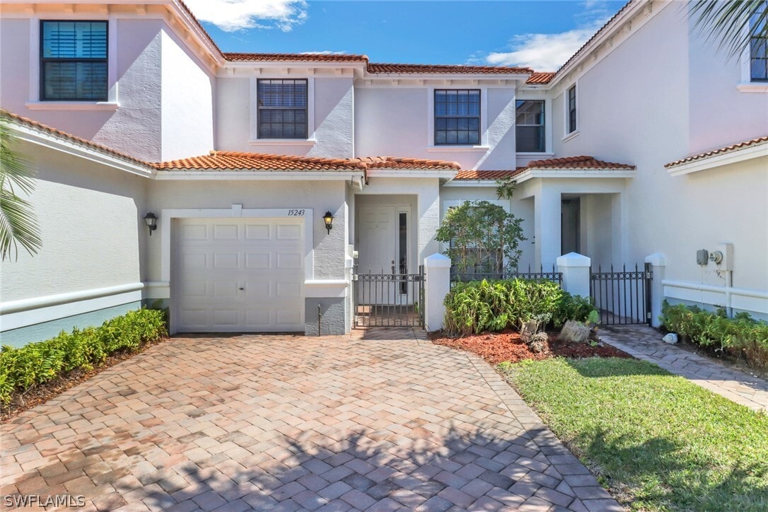 Primary Photo - 15243 Summit Pl Cir