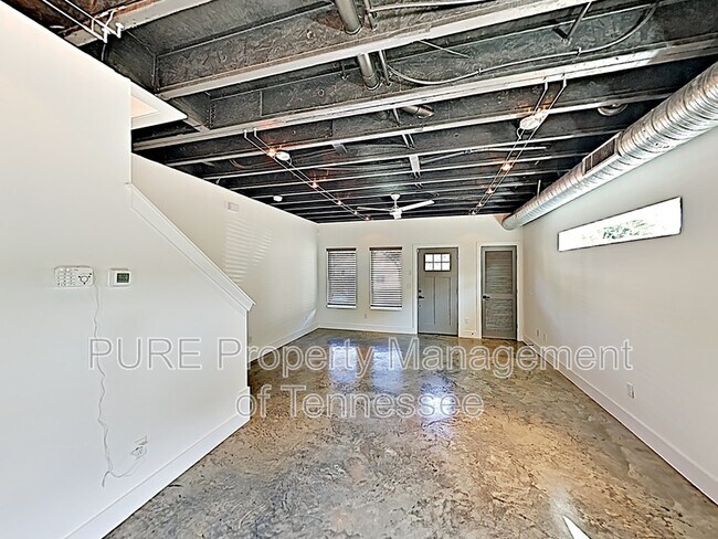 Building Photo - 1905 15th Ave N