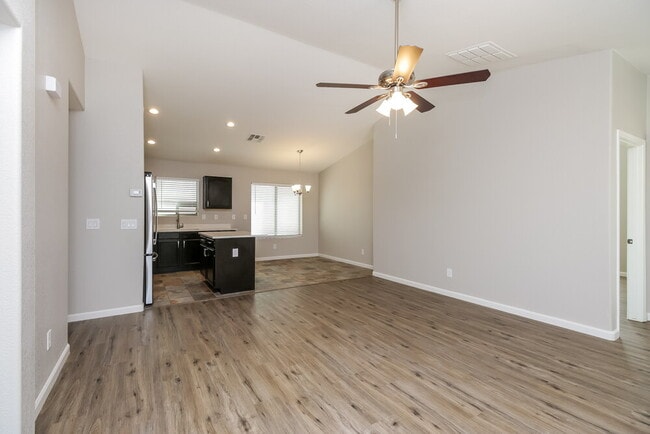 Foto del edificio - 4059 E Aragonite Ln