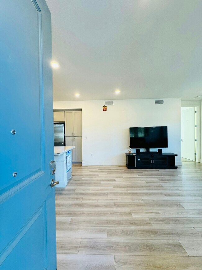 Foto del edificio - 5750 Greige Cir