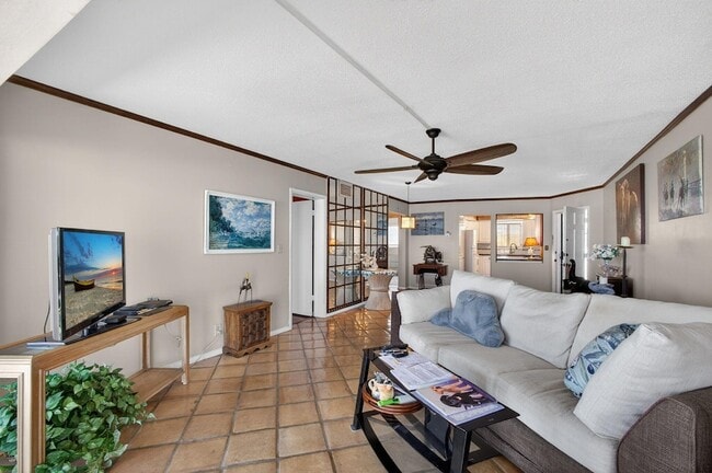 Building Photo - 907 Marina Dr