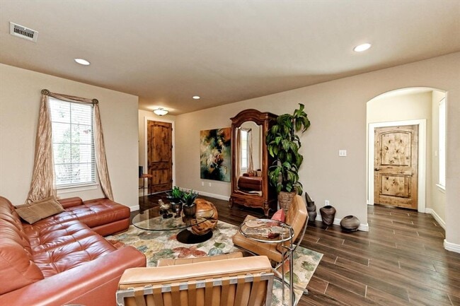 Building Photo - 15705 Wildwood Trail