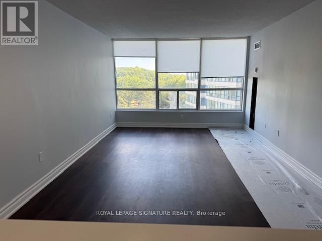 Photo du bâtiment - 1417-3050-3050 Ellesmere Rd