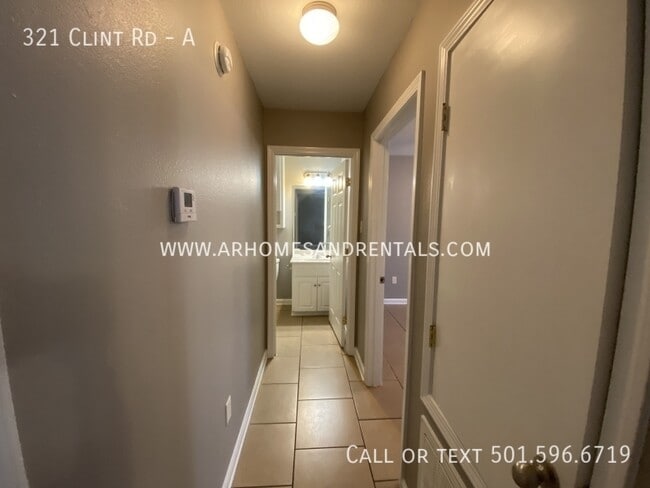 Building Photo - 321 Clint Rd - A | $850 | 2 beds, 2 full b...