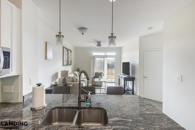 Building Photo - 4921 Pretty Lake Ave