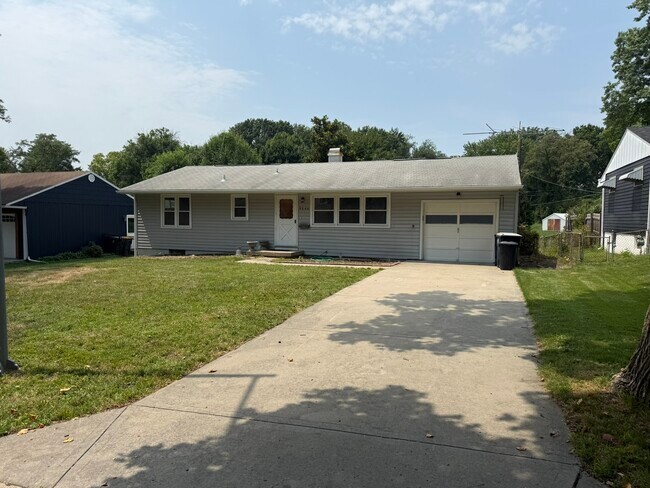 Foto del edificio - 5546 N Woodland Ave