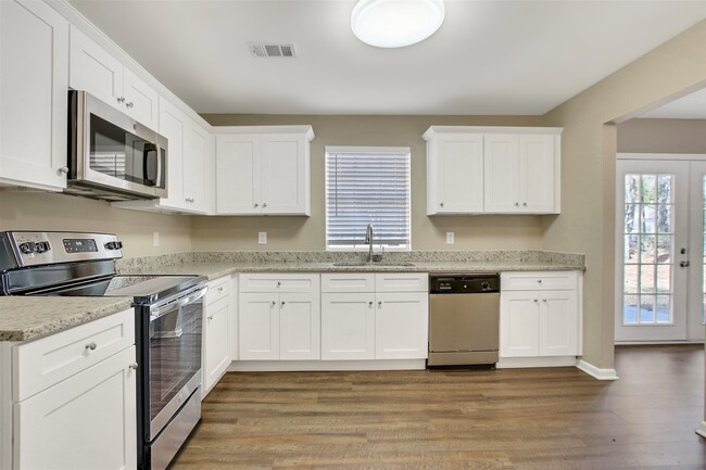 Building Photo - 6520 Emerald Pointe Cir