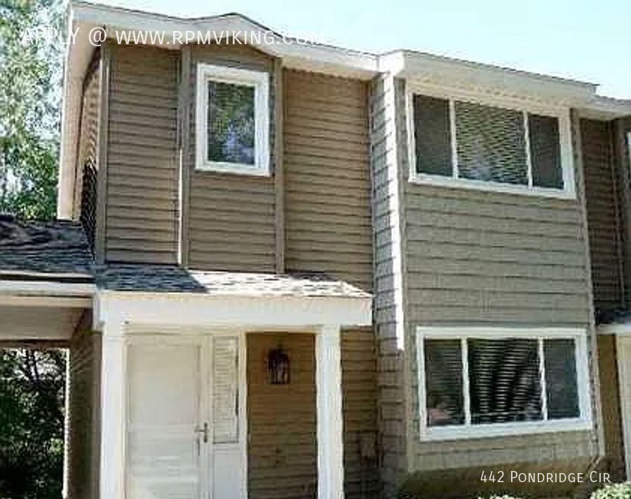 3br 2.5ba 2 car garage Townhouse Deposit...