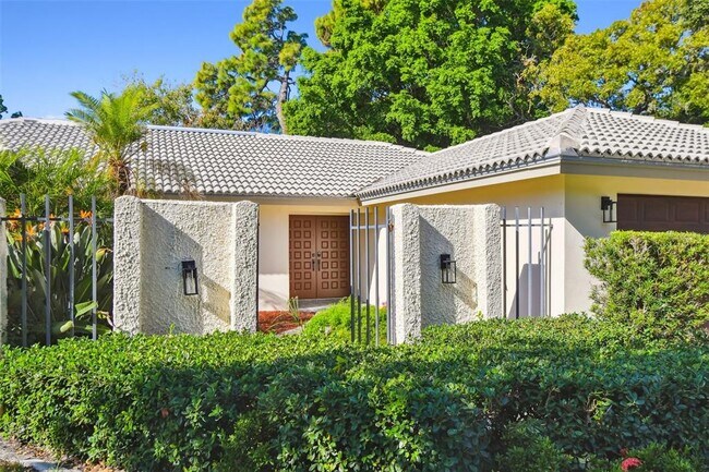 Foto del edificio - 970 Rolling Hills Dr