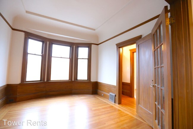 Building Photo - 242 Chenery St