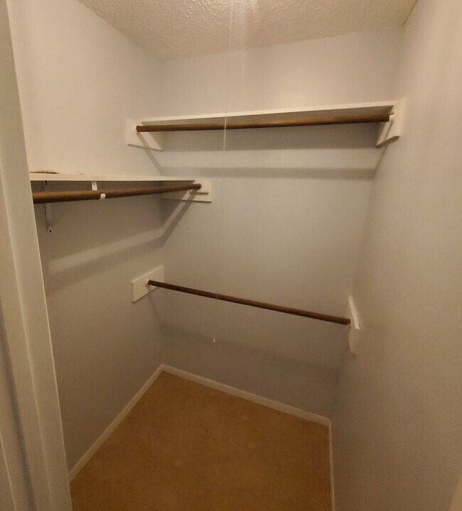 Foto del edificio - 6922 Foxside Ln