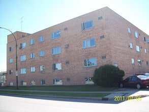 Building Photo - 234 Moray Street