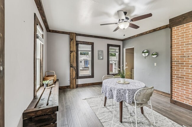 Building Photo - Charming 3-Bedroom Home with Spacious Back...