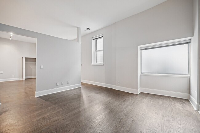 Building Photo - 641 N High St