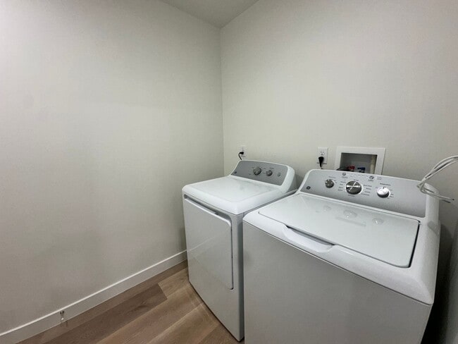 Foto del edificio - Coming Soon! Brand New Construction - 3 bedroom- 2 bath 4 Plex