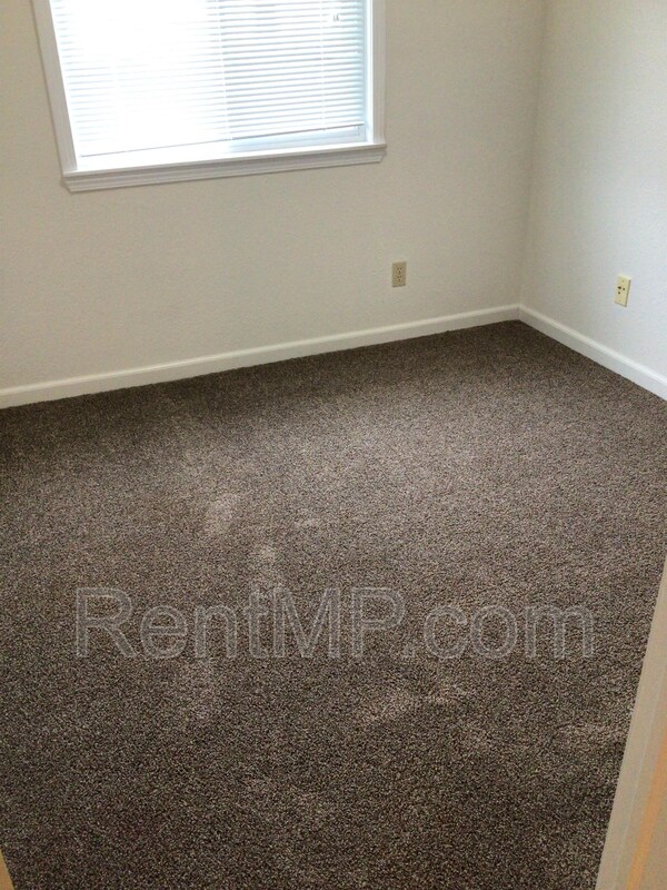 722 W Broomfield St Unit E02, Mount Pleasant, MI 48858 Condo for Rent