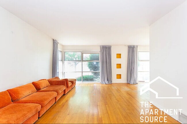 Foto del edificio - 7407 N California Ave