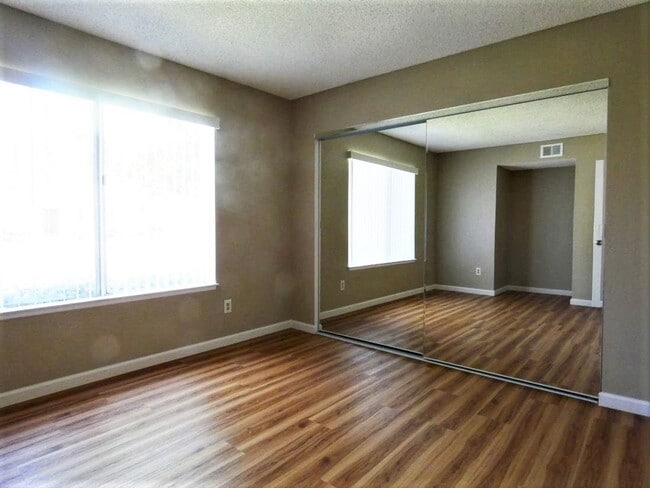 Building Photo - ***COMING SOON*** SPACIOUS SINGLE STORY 2 ...