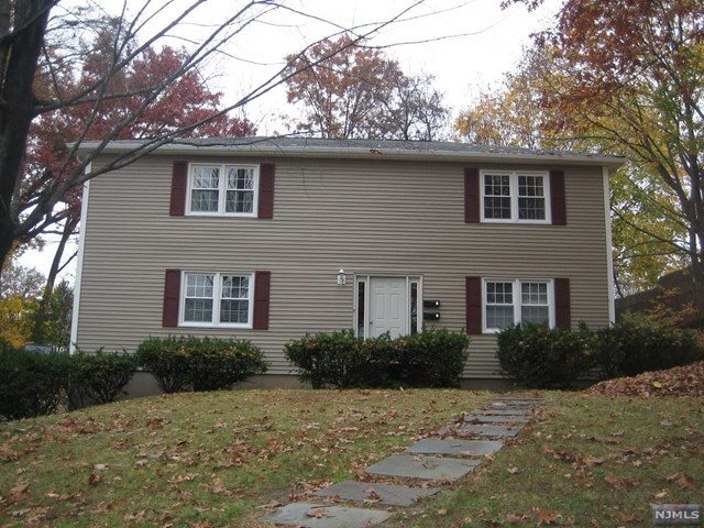 Primary Photo - 115 2nd St