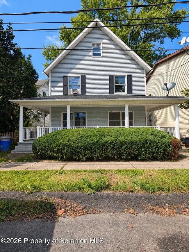 Building Photo - 1533 Ross Ave
