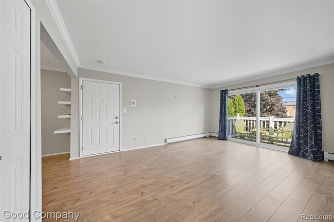 Building Photo - 2400 Parmenter Blvd