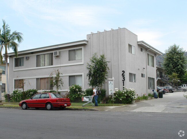 Edificio - 2303-2311 Merton Ave