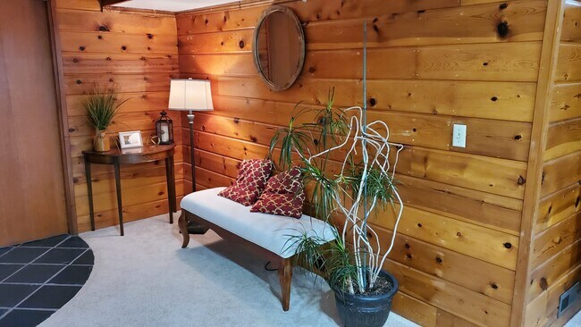 Building Photo - 434 S 199th St