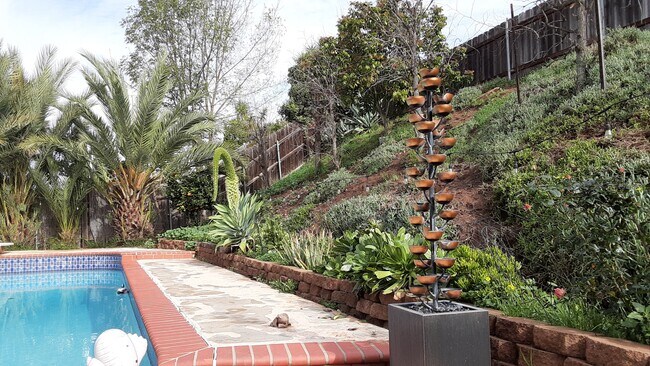 Building Photo - 15157 Jenell St