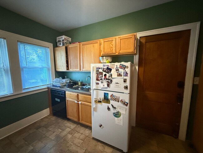 Foto del edificio - 614 5th St NE