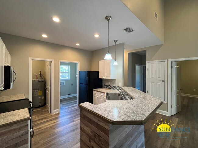 Foto del edificio - Beautiful 3 Bedroom Duplex In Defuniak Springs