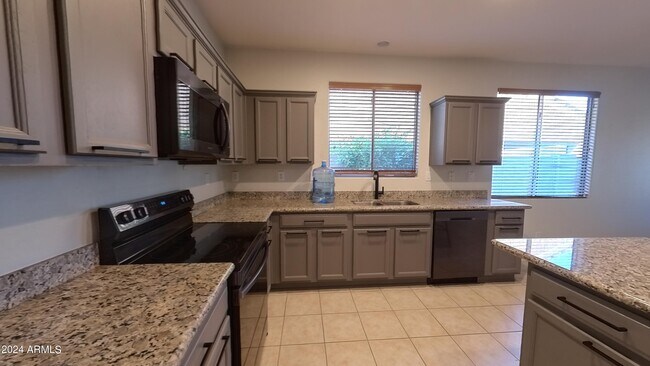 Building Photo - 39816 N Thunder Hills Ln