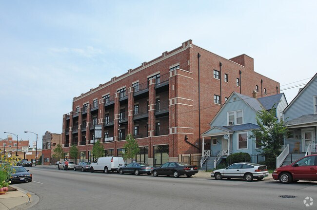 Building Photo - 4141 N Kedzie Ave
