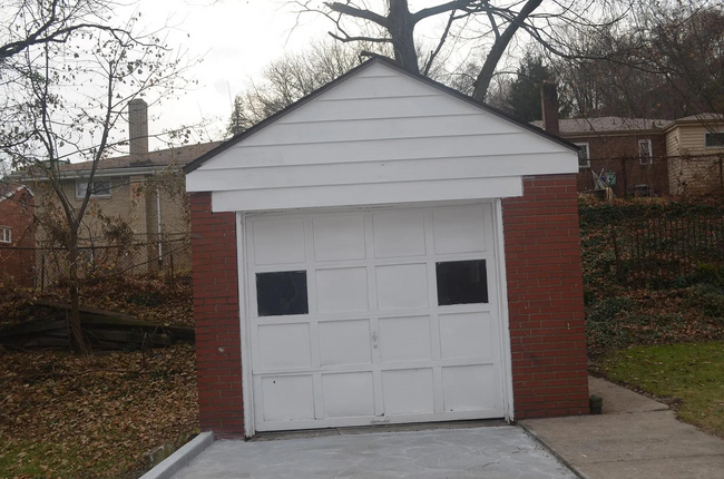 Garage - 5508 Margaretta St