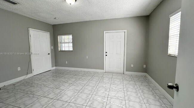 Building Photo - 4151 SW 112th Ave